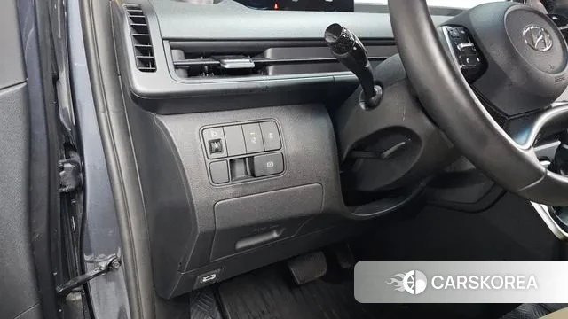 Hyundai Staria 2023 Серый из Кореи, фото 4