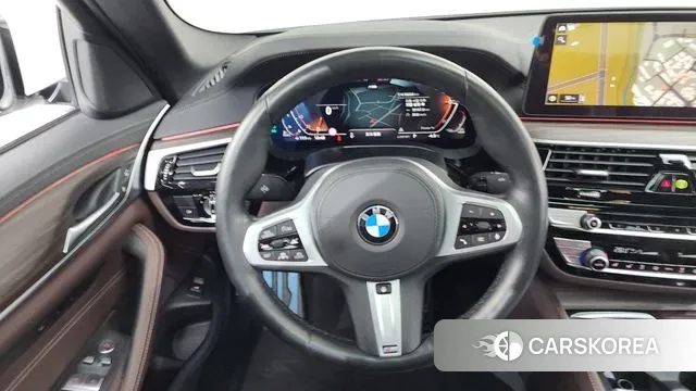 BMW 5 Series (G30) 2020 Белый из Кореи, фото 4