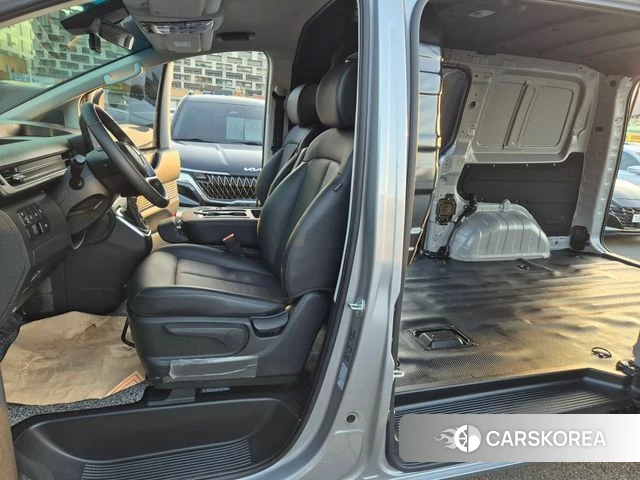 Hyundai Staria 2024 Серебристо-серый из Кореи, фото 4