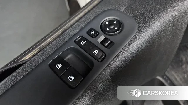 Hyundai Staria 2023 Белый из Кореи, фото 4