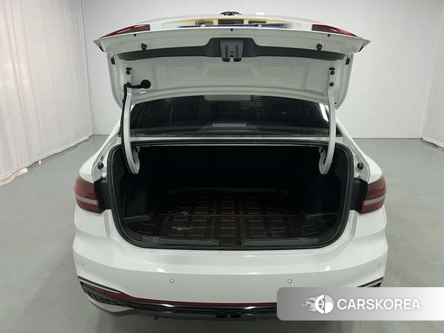 Volkswagen Lavida 2023 Белый из Китая, фото 4