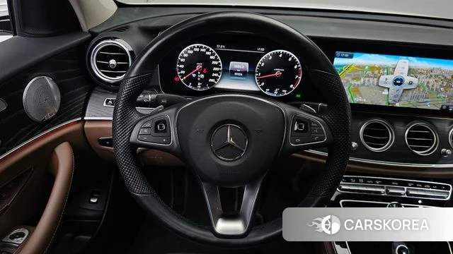 Mercedes-Benz E-Class W213 2018 Белый из Кореи, фото 4