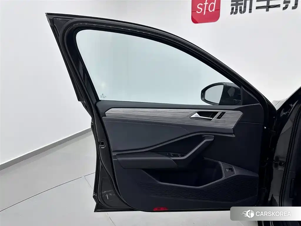 Volkswagen Sagitar 2023 Silver/gray из Китая, фото 4