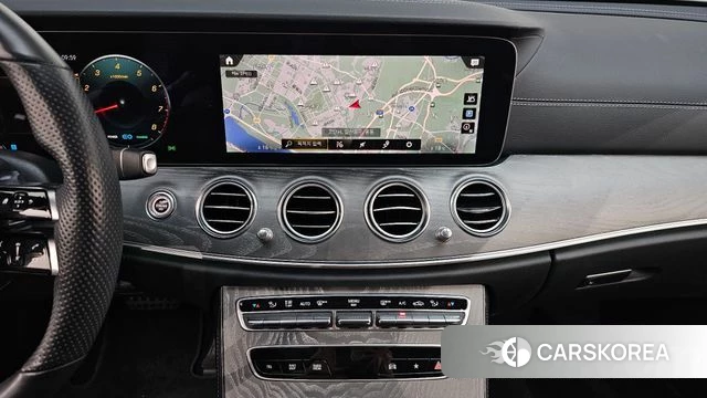 Mercedes-Benz E-Class W213 2022 Белый из Кореи, фото 4