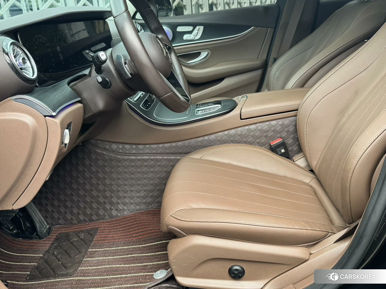 Mercedes-Benz E-class 2023 Черный из Китая, фото 4