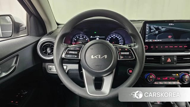 Kia The New K3 2nd generation 2021 Белый из Кореи, фото 4