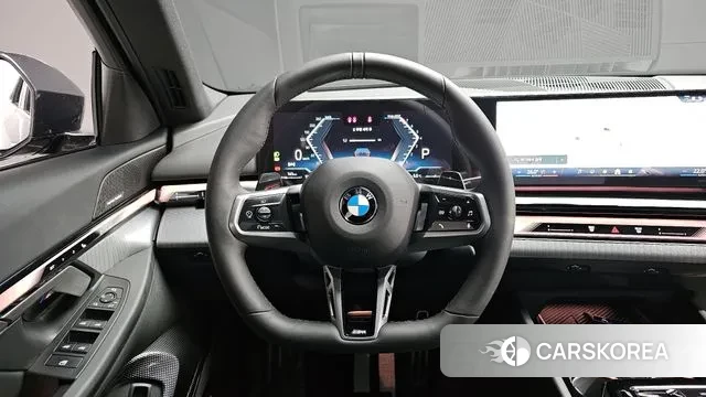 BMW 5 Series (G60) 2025 Черный из Кореи, фото 4