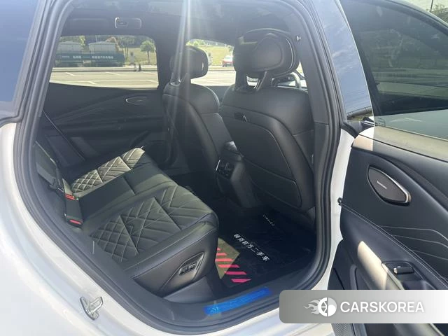 Lynk 10 EM-P 2026 Белый из Китая, фото 4