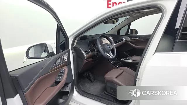 BMW 2 Series Active Tourer (U06) 2025 Белый из Кореи, фото 4