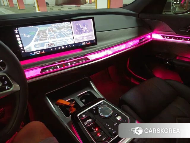 BMW 7 Series (G70) 2023 Черный из Кореи, фото 4