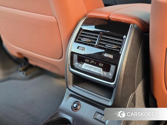 BMW X7 (G07) 2026 Небесно-голубой из Кореи, фото 4