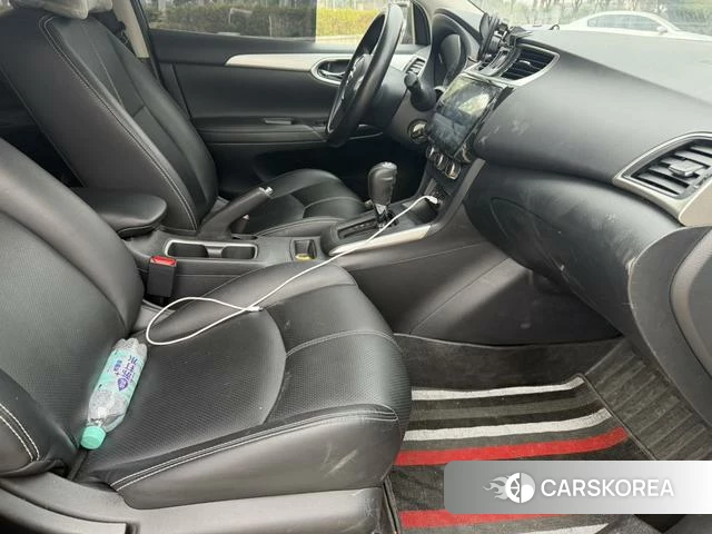 Nissan Xuan Yi 2024 Темно-серый из Китая, фото 4
