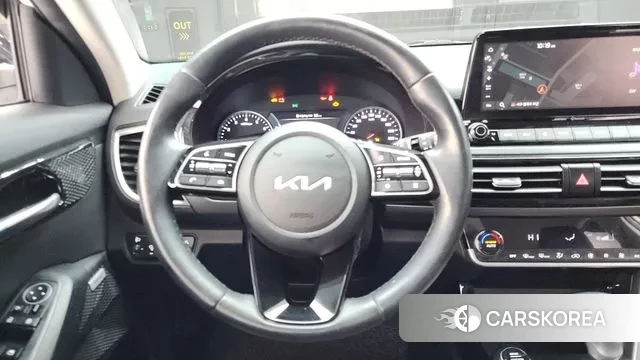 Kia Seltos 2022 Белый из Кореи, фото 4