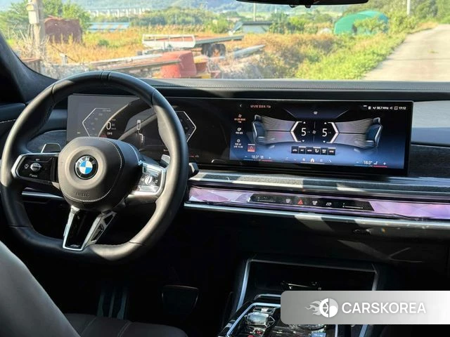 BMW 7 Series (G70) 2022 Белый из Кореи, фото 4