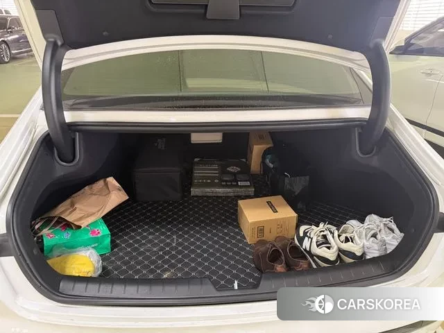 Hyundai Grandeur (GN7) id 2883850 из Кореи 4