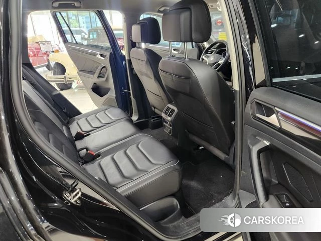 Volkswagen Tiguan second Generation 2022 Черный из Кореи, фото 4