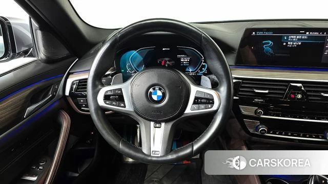 BMW 5 Series (G30) 2020 Серебристо-серый из Кореи, фото 4