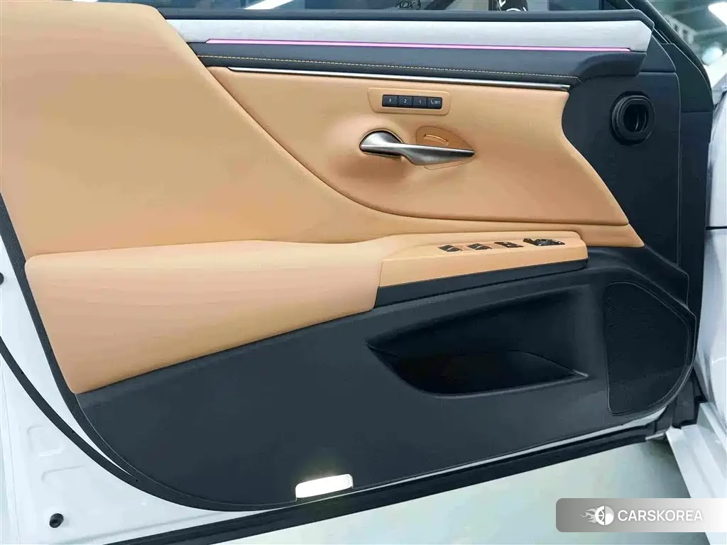 Lexus ES 2026 Белый из Китая, фото 4