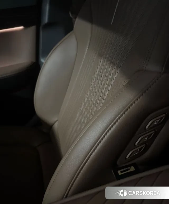 Hyundai Grandeur Hybrid (GN7) 2023 Белый из Кореи, фото 4