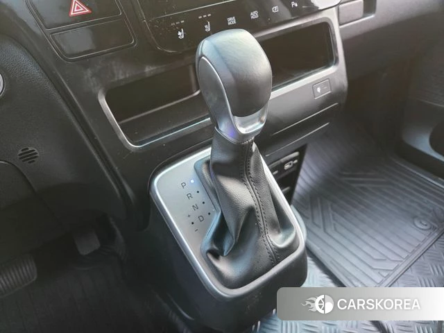 Hyundai Staria 2023 Серый из Кореи, фото 4