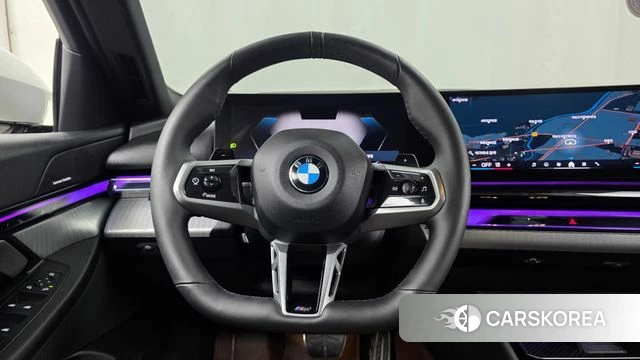 BMW 5 Series (G60) 2024 Белый из Кореи, фото 4