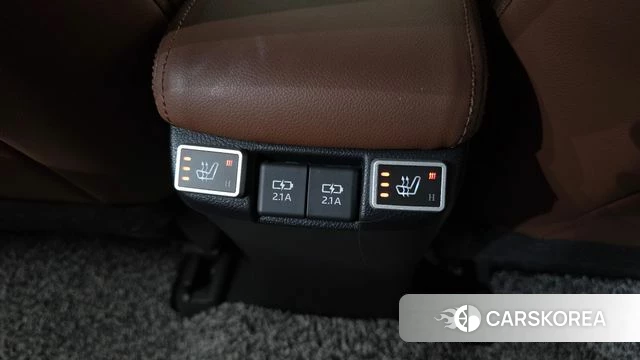 Toyota Prius 4th Generation 2021 Белый из Кореи, фото 4