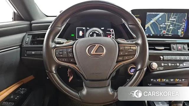 Lexus ES300h 7th generation 2021 Серебряный из Кореи, фото 4