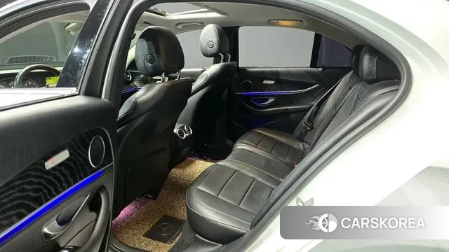 Mercedes-Benz E-Class W213 2018 Белый из Кореи, фото 4