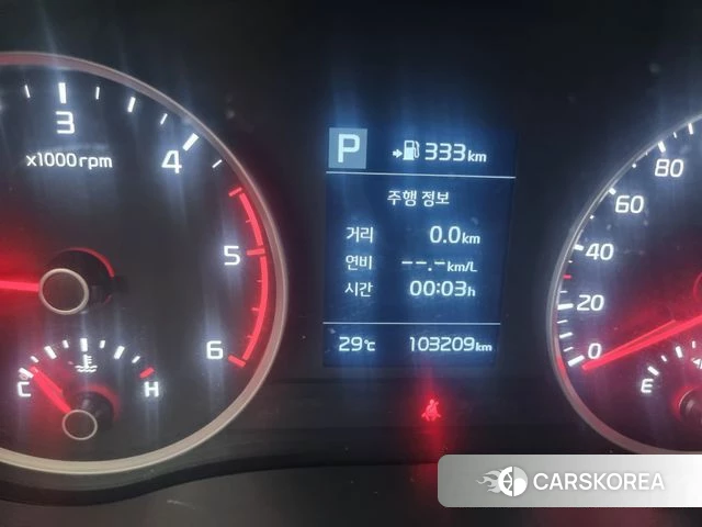 Kia Stonic 2018 Белый из Кореи, фото 4