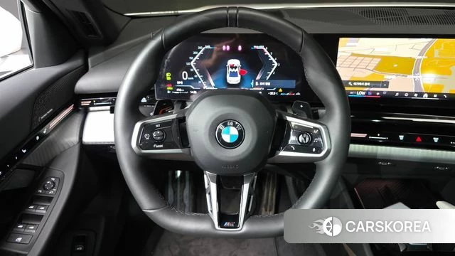 BMW 5 Series (G60) 2024 Белый из Кореи, фото 4