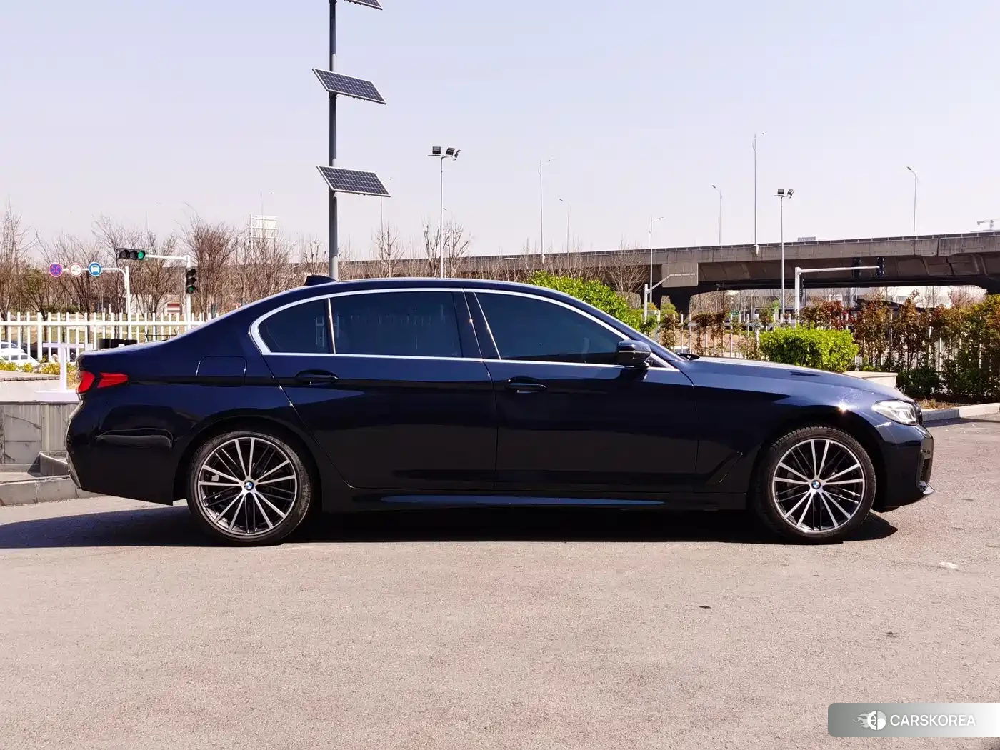 BMW 5 series 2022 Черный из Китая, фото 4