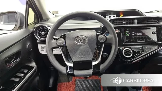 Toyota Prius C 2018 Жемчужный цвет из Кореи, фото 4
