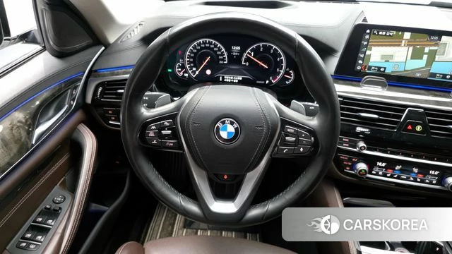 BMW 5 Series (G30) 2018 Белый из Кореи, фото 4