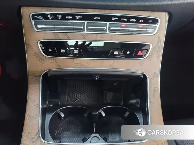 Mercedes-Benz E-Class W213 2023 Черный из Кореи, фото 4