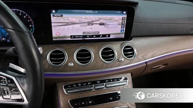 Mercedes-Benz E-Class W213 2021 Белый из Кореи, фото 4