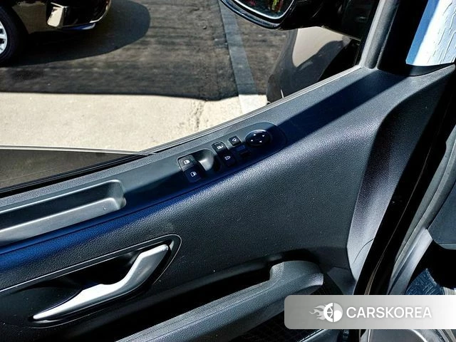Hyundai Staria 2023 Серый из Кореи, фото 4
