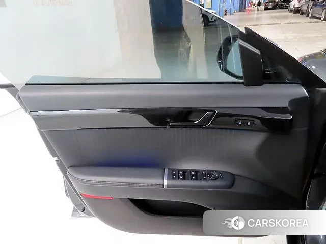 Hyundai Grandeur Hybrid (GN7) 2023 Серебристо-серый из Кореи, фото 4