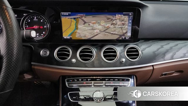 Mercedes-Benz E-Class W213 2018 Черный из Кореи, фото 4