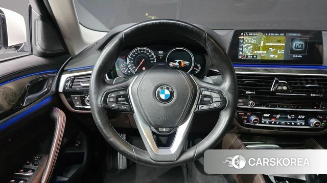 BMW 5 Series (G30) 2018 Белый из Кореи, фото 4