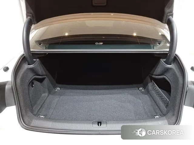 Audi A4 (B9) 2021 Белый из Кореи, фото 4