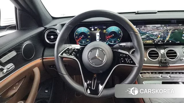 Mercedes-Benz E-Class W213 2023 Белый из Кореи, фото 4