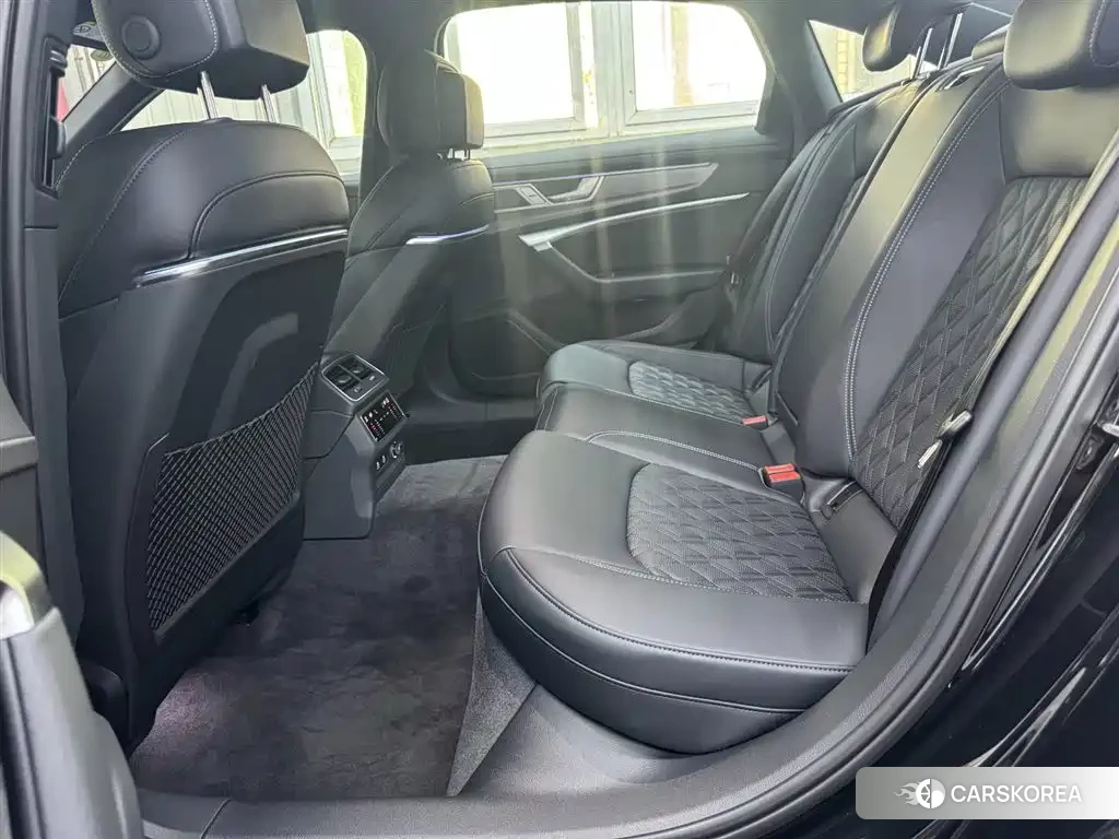 Audi A6L 2026 Черный из Китая, фото 4