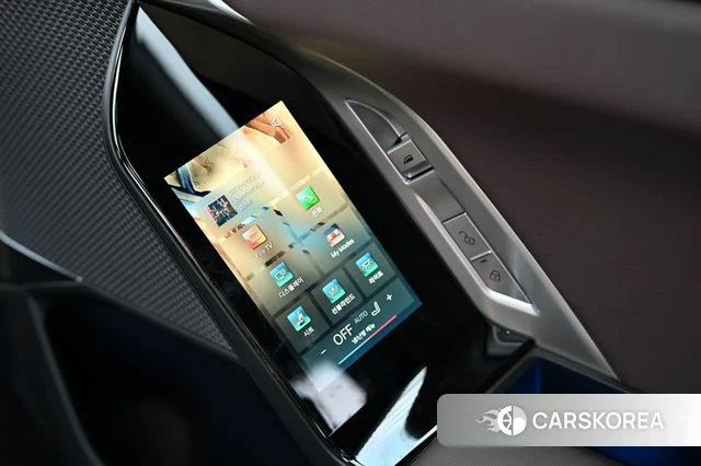 BMW 7 Series (G70) 2023 Цвет галактики из Кореи, фото 4