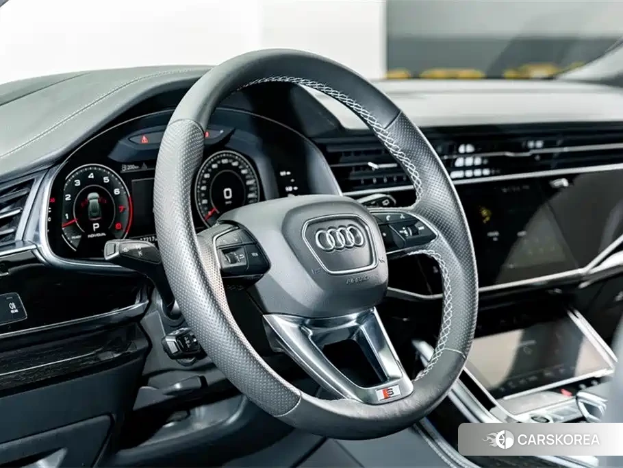 Audi Q8 2022 Черный из Китая, фото 4