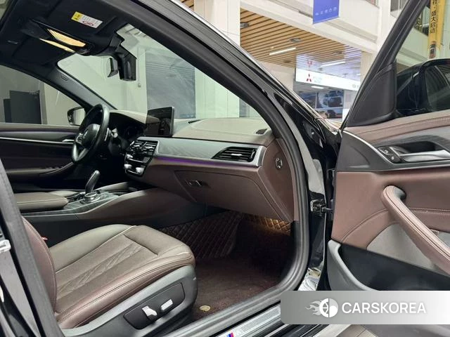 BMW 5 series 2022 Черный из Китая, фото 4