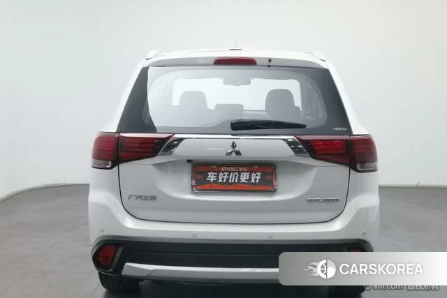 Mitsubishi  Outlander 2018 Белый из Китая, фото 4