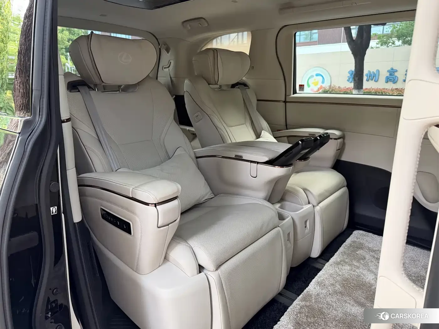 Lexus LM 2024 Черный из Китая, фото 4