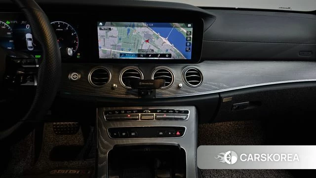 Mercedes-Benz E-Class W213 2022 Серебристо-серый из Кореи, фото 4
