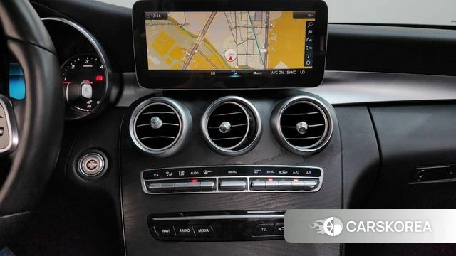 Mercedes-Benz C-Class W205 2019 Белый из Кореи, фото 4
