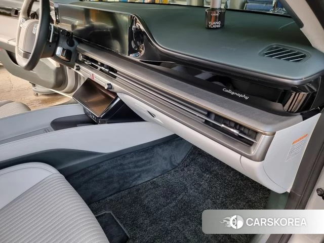 Hyundai Grandeur Hybrid (GN7) 2024 Серебристо-серый из Кореи, фото 4